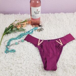 VS Super Sexy FuchsiaV Emblem Hardware TANGA SMALL